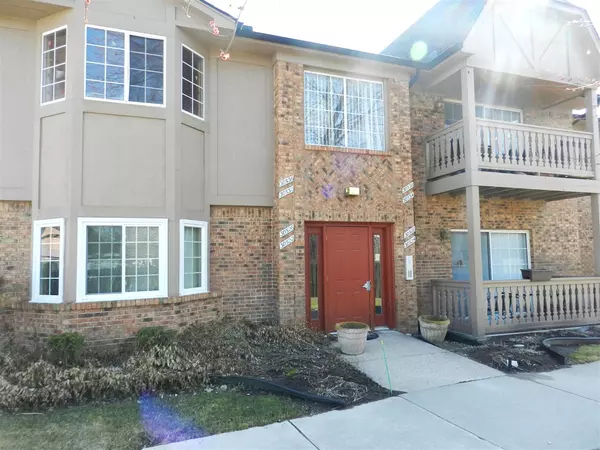30528 Oakridge Manor Drive, Roseville, MI 48066-7767