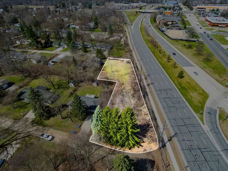 1061 Dorchester Avenue, Bloomfield Hills, MI 48302-0018