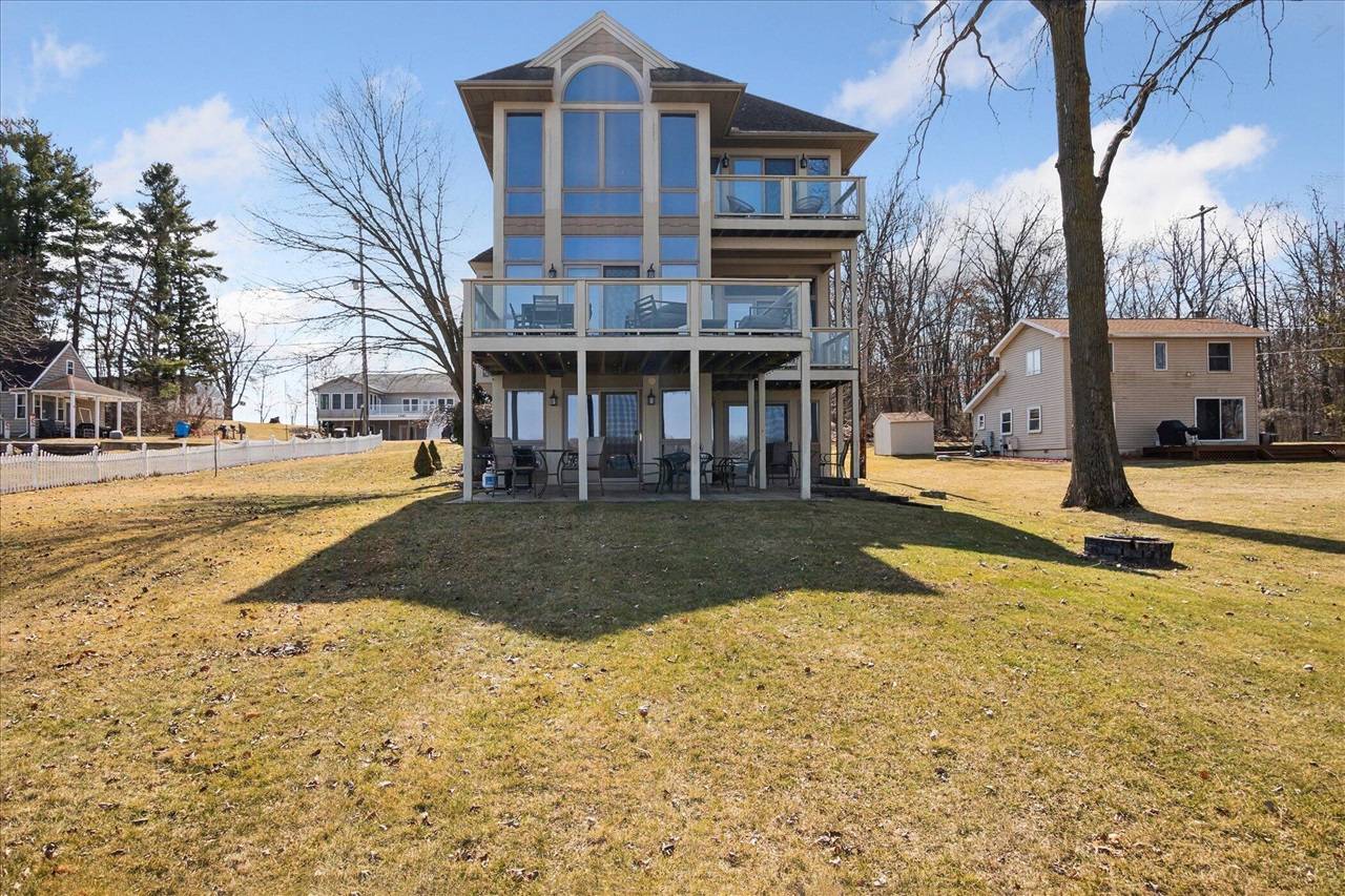 Clarklake, MI 49234-9772,2490 Lakeview Drive