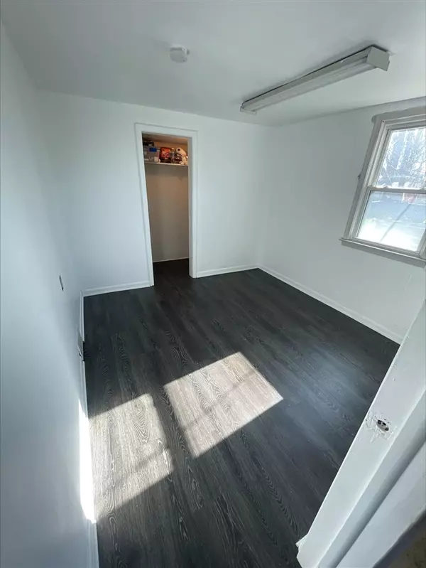 Romulus, MI 48174,6921 Middlebelt Road