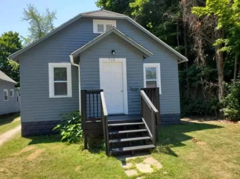 710 Buss Avenue, Benton Harbor, MI 49022-4335
