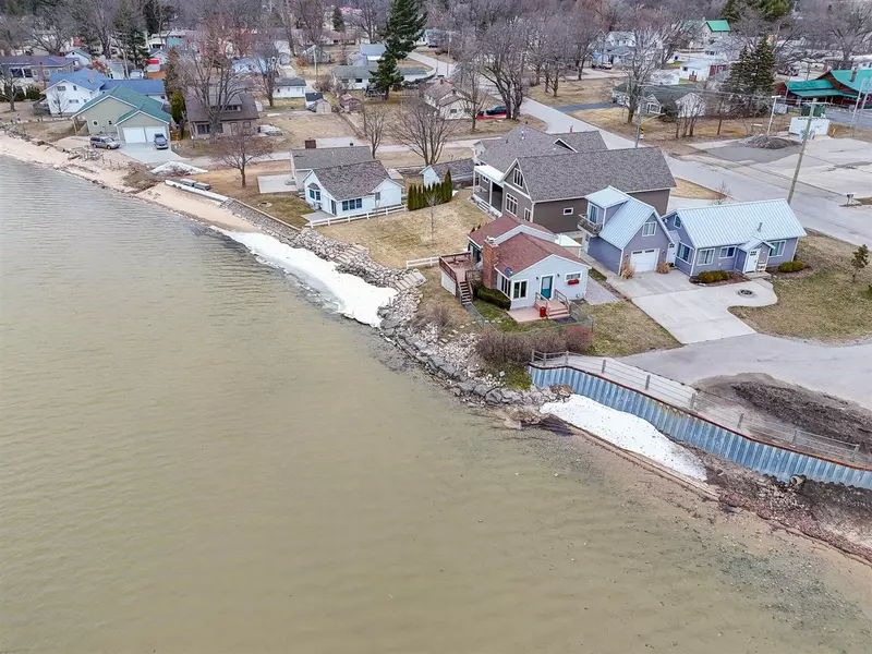 204 John Street, Lake City, MI 49651