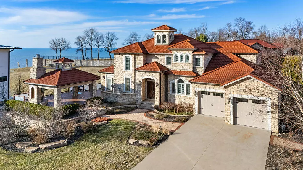 651 Sul Lago, Benton Harbor, MI 49022