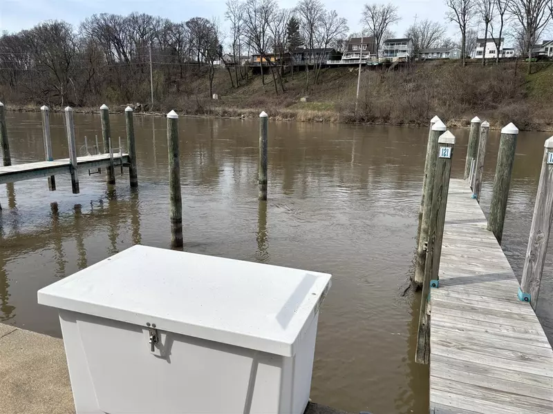 398121 Anchors Way, Saint Joseph, MI 49085