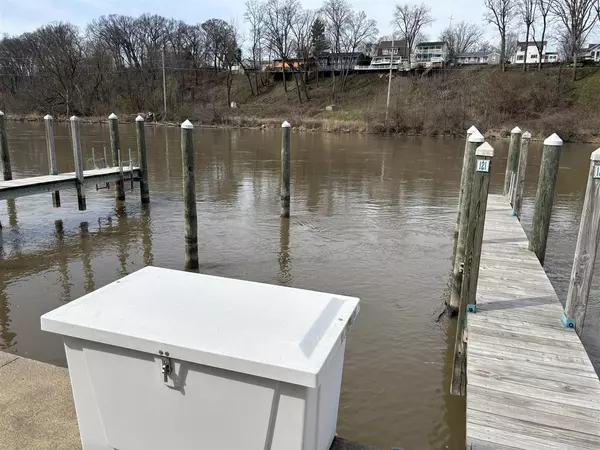 398121 Anchors Way, Saint Joseph, MI 49085