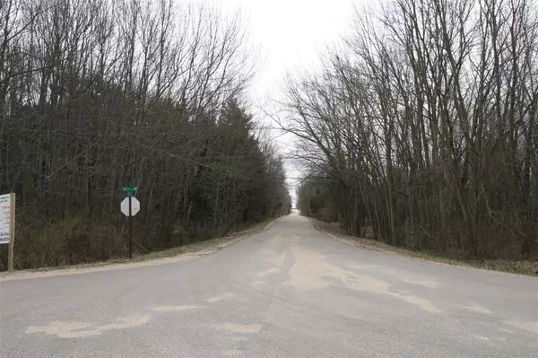 F 70th Street, South Haven, MI 49090