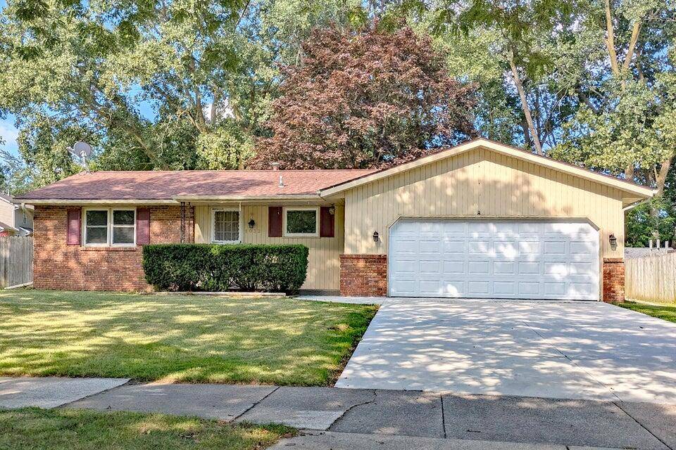 1032 Colonial Court, Holland, MI 49423