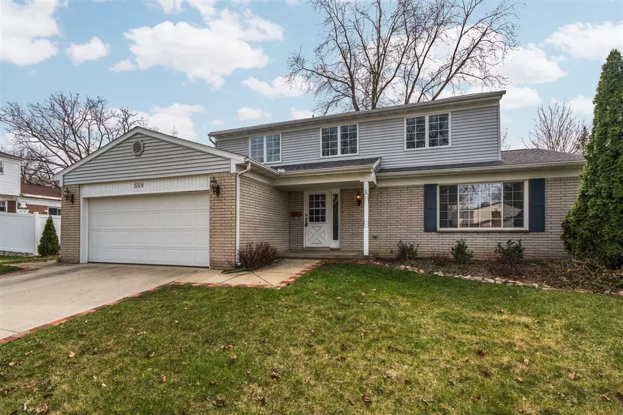 559 Forestbrooke Drive, Saline, MI 48176-1512