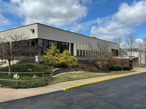 2015 W Crosstown Parkway Parkway, Kalamazoo, MI 49008