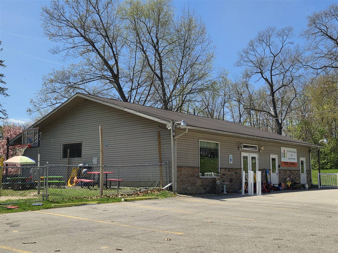 Jackson, MI 49203-2220,3107 Hayes Street