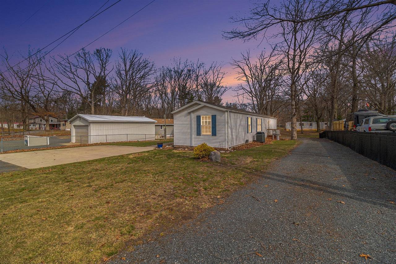 420 N Spencer Road, Mears, MI 49436-8657