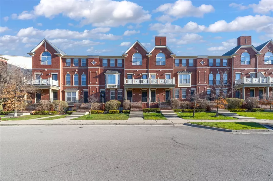 3211 Camden Drive, Troy, MI 48084-7028