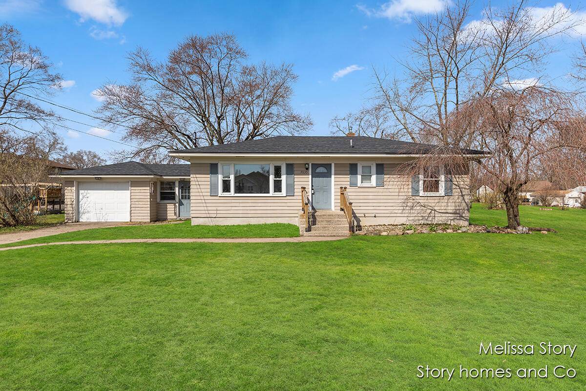 7635 Sally Drive, Jenison, MI 49428