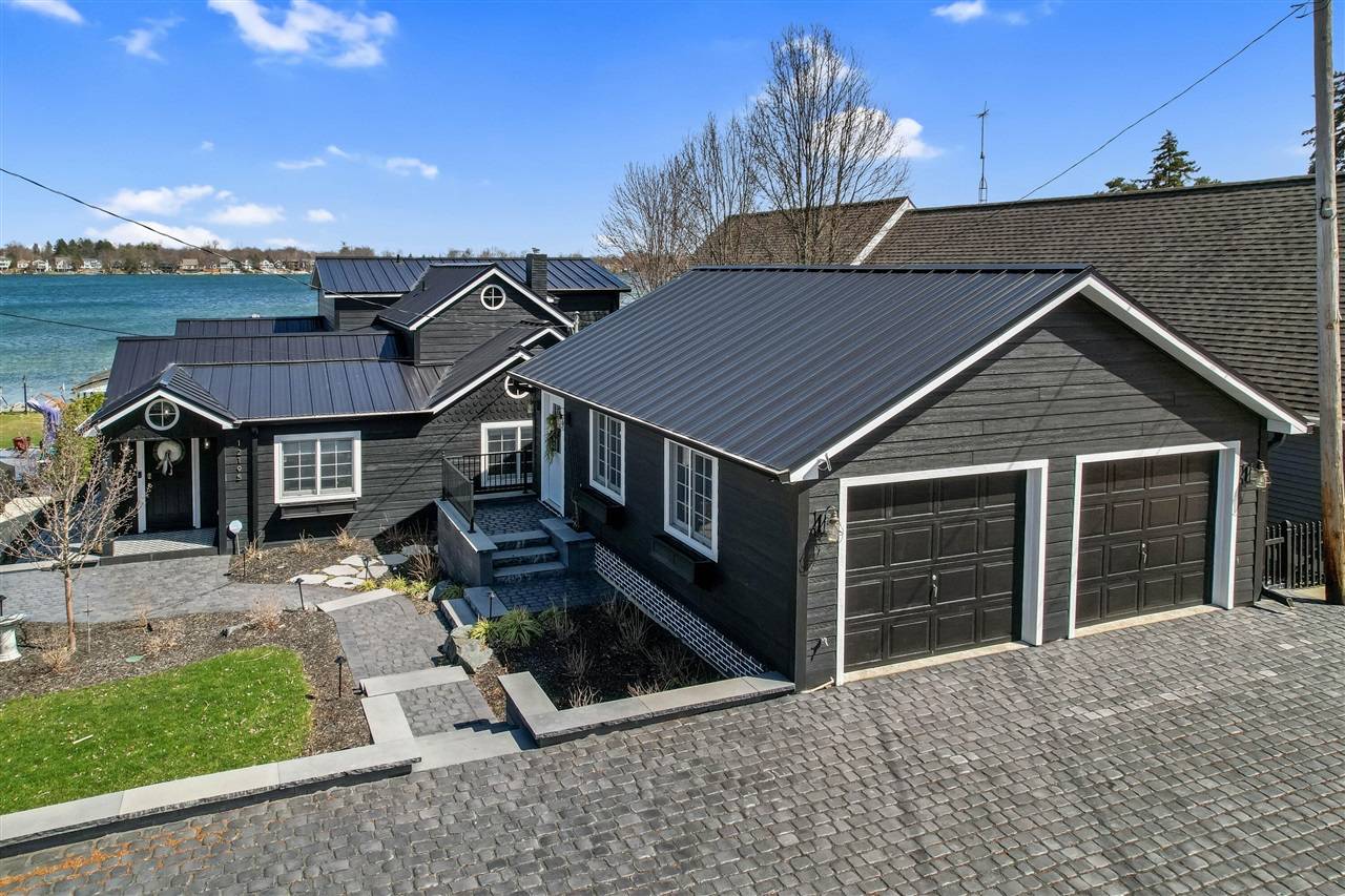 12195 Margaret Drive, Fenton, MI 48430-8855