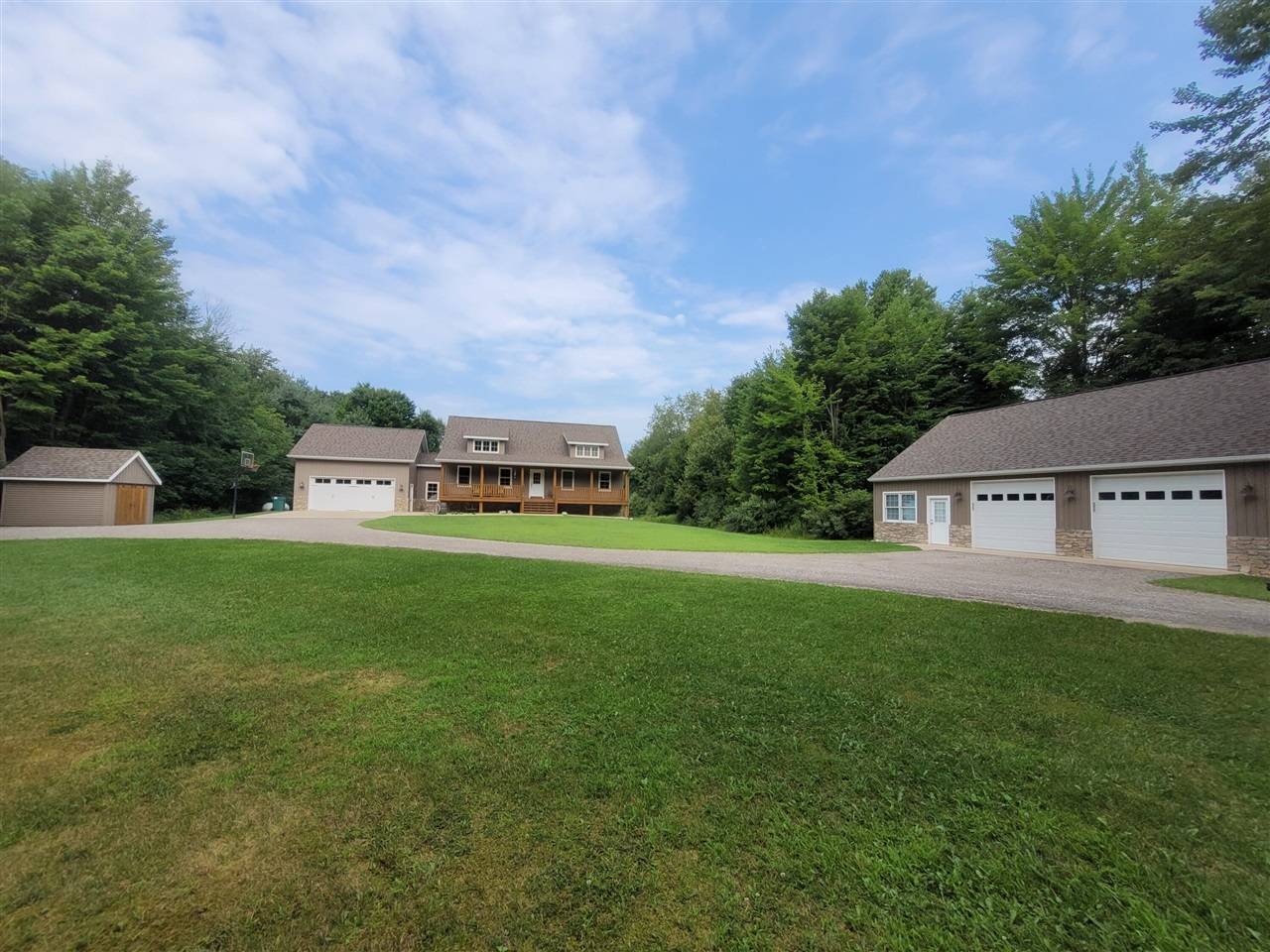 12107b Myers Lake Avenue, Cedar Springs, MI 49319-8561