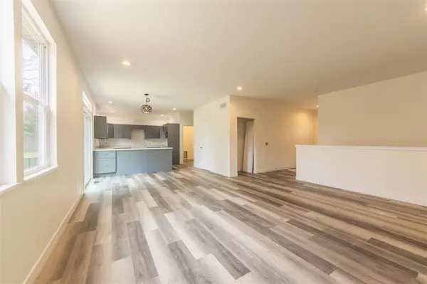 Paw Paw, MI 49079-9580,32787 Bradeen Avenue