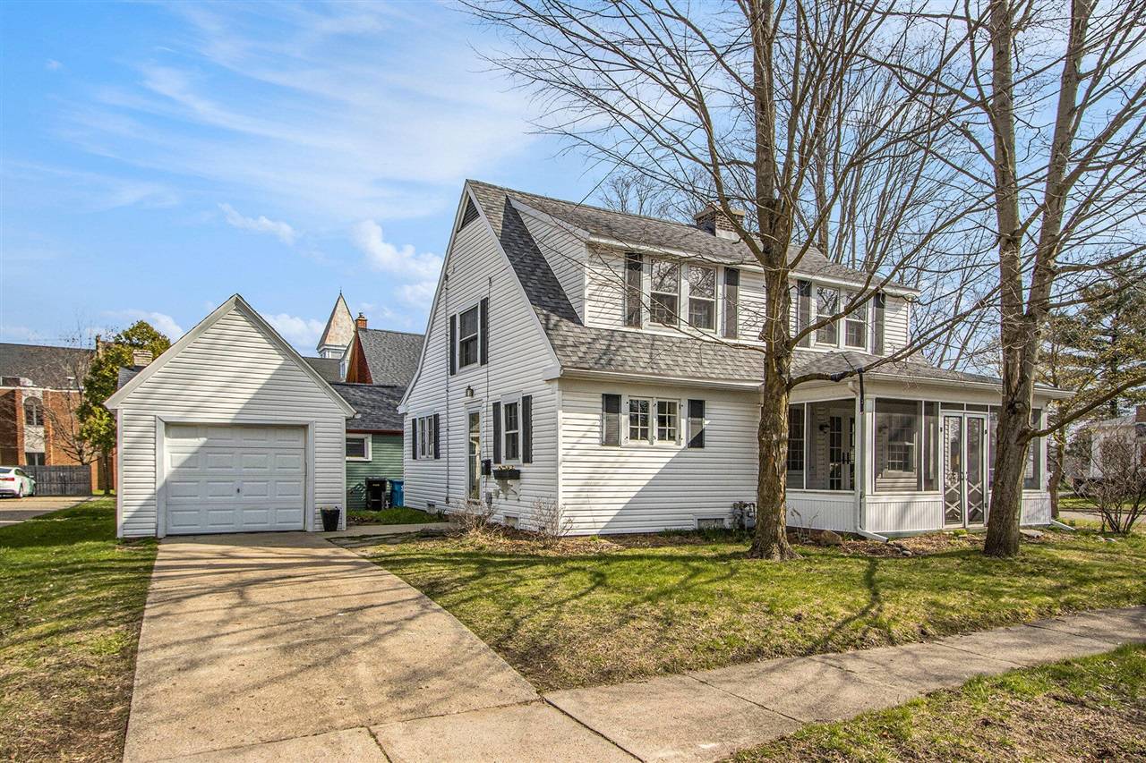 220 Park Street, Plainwell, MI 49080