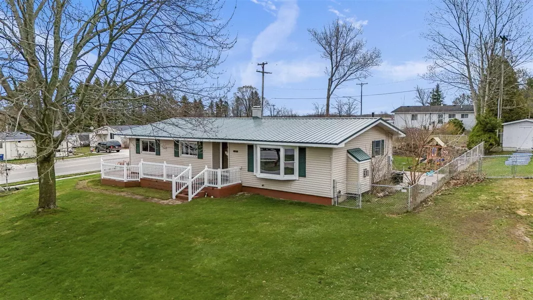 1235 Greenwich Street, Manistee, MI 49660-2214