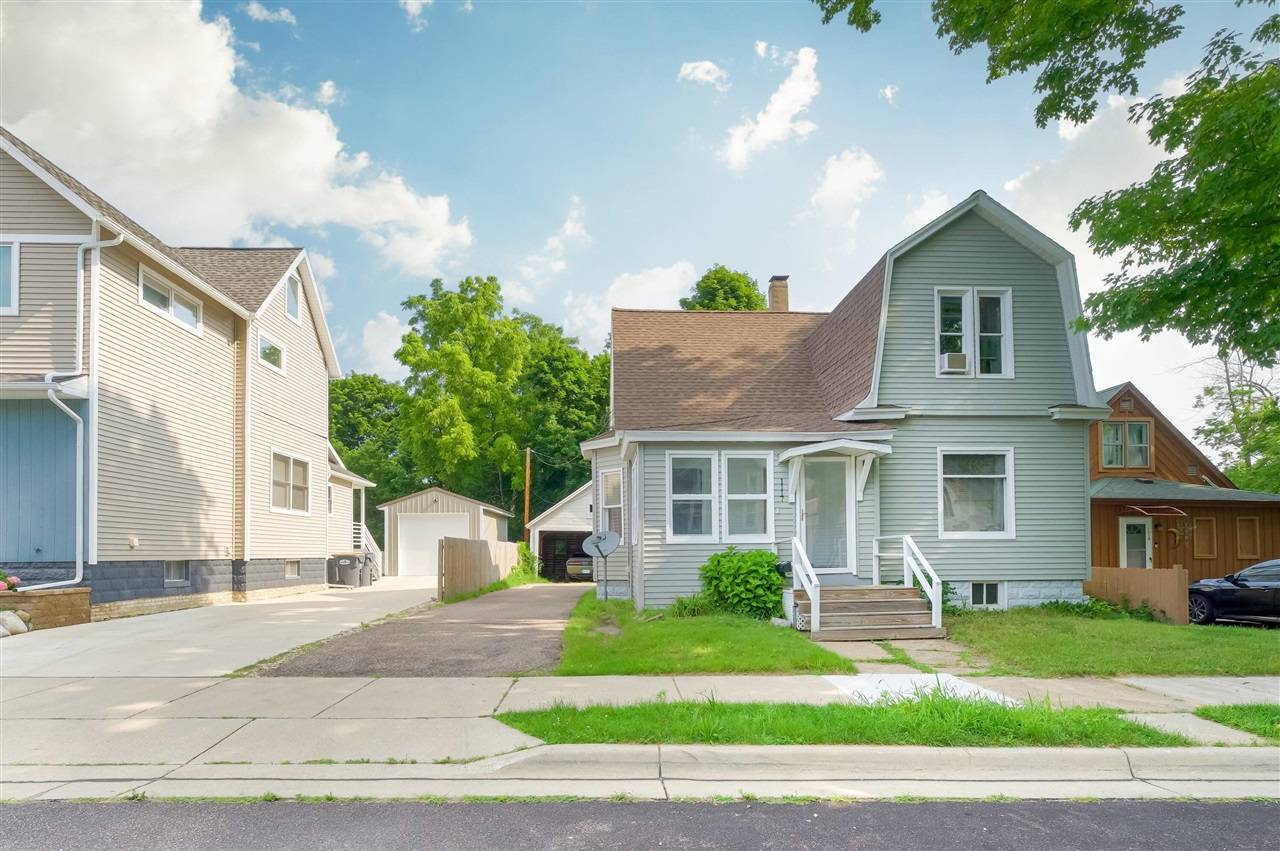 1117 Michigan Avenue, Saint Joseph, MI 49085-1519