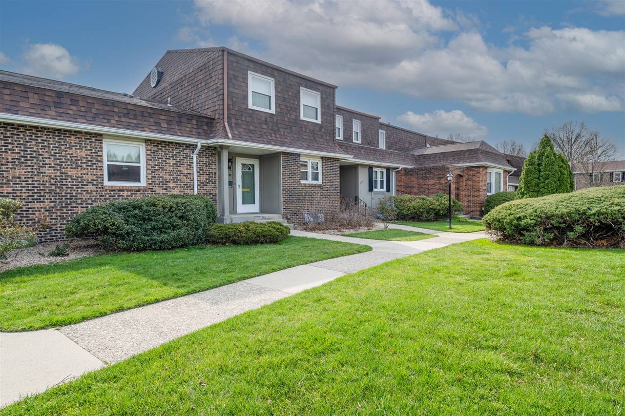 Saint Joseph, MI 49085-2714,2596 Stratford Drive