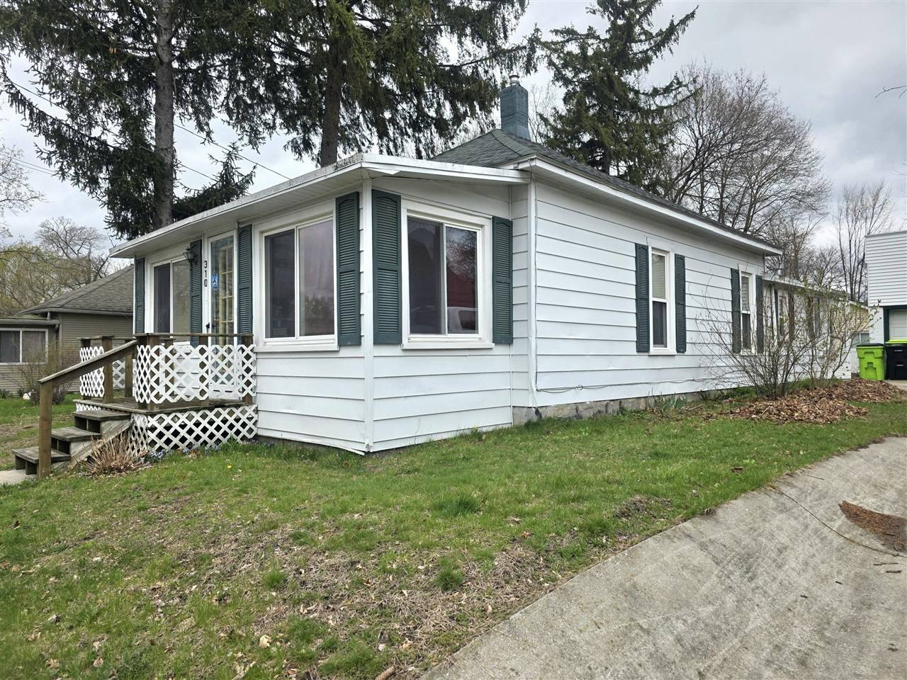 310 E Coffren Avenue, Greenville, MI 48838