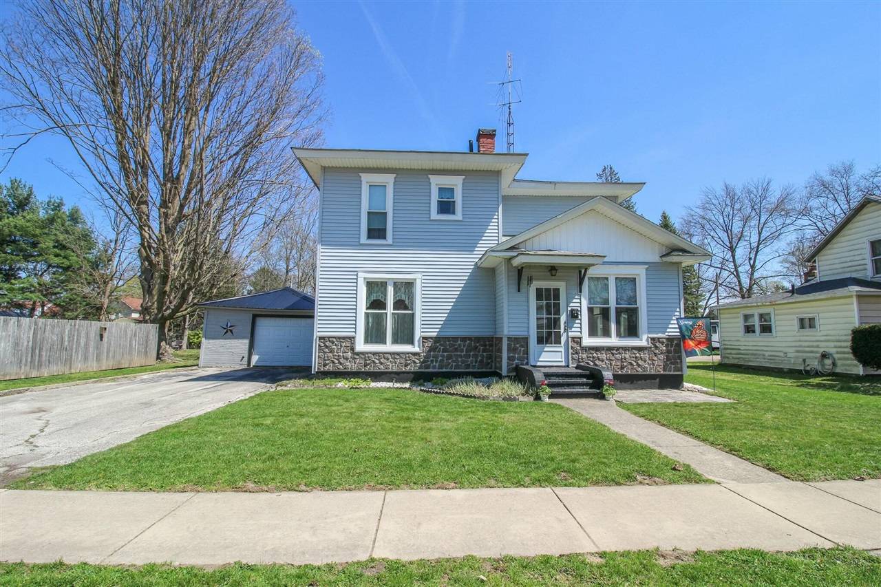 305 N Douglas Avenue, Three Rivers, MI 49093