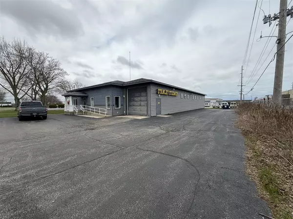 3408 Hollywood Road, Saint Joseph, MI 49085-9551