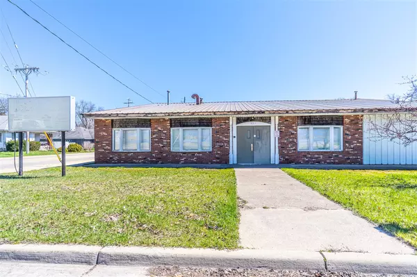 927 W Laketon Avenue, Muskegon, MI 49441-2941