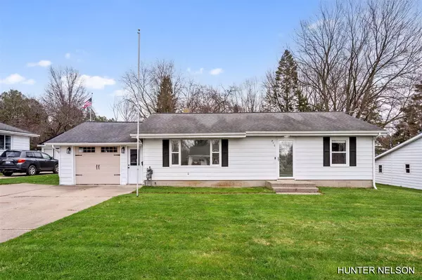 710 N Stewart Avenue, Fremont, MI 49412-1341