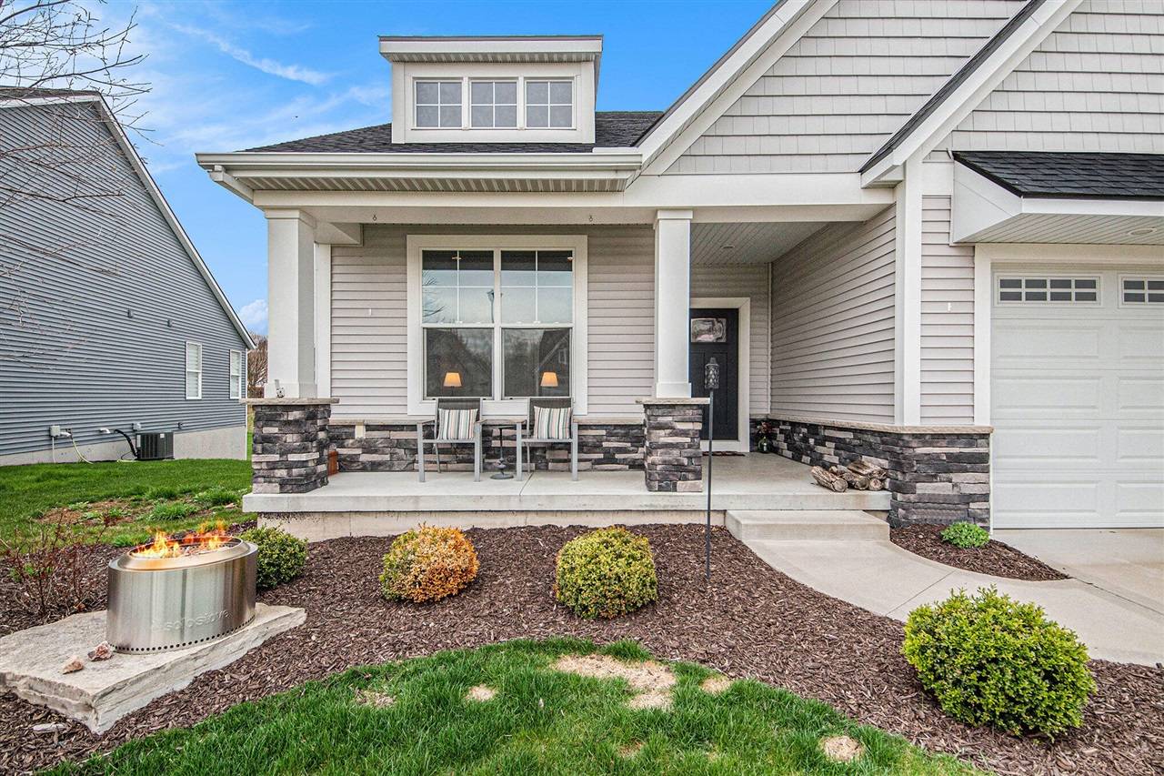 8275 Woodhaven Drive, Byron Center, MI 49315-9569