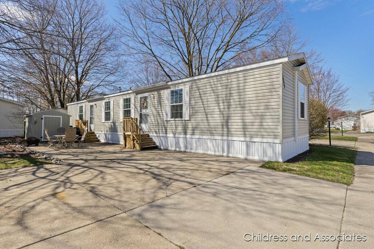5669 Bellewood Court, Grand Rapids, MI 49548