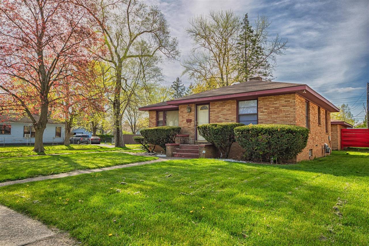 202 Searles Avenue, Benton Harbor, MI 49022-5431