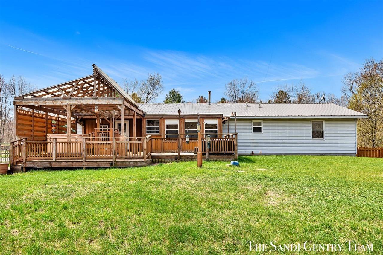 5184 N Weber Road, Whitehall, MI 49461-9405