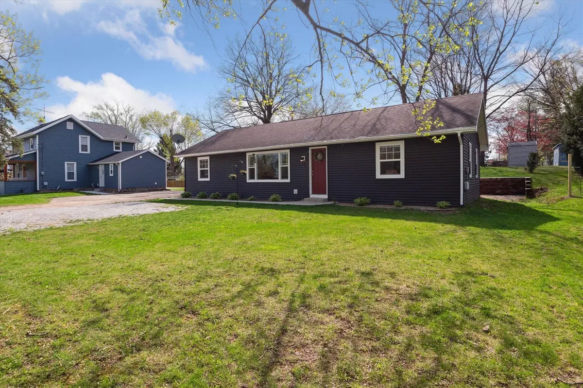 Cassopolis, MI 49031-1163,125 N 2nd Street