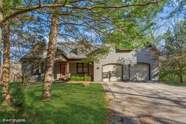 6439 Daniel Drive, Saugatuck, MI 49453-9482