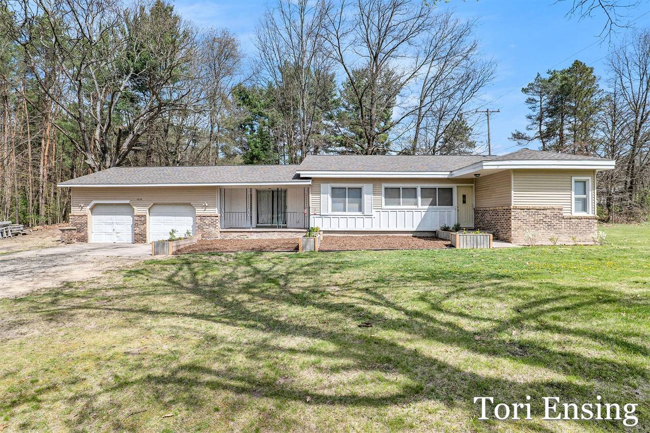 12375 13 Mile Road, Greenville, MI 48838-8354