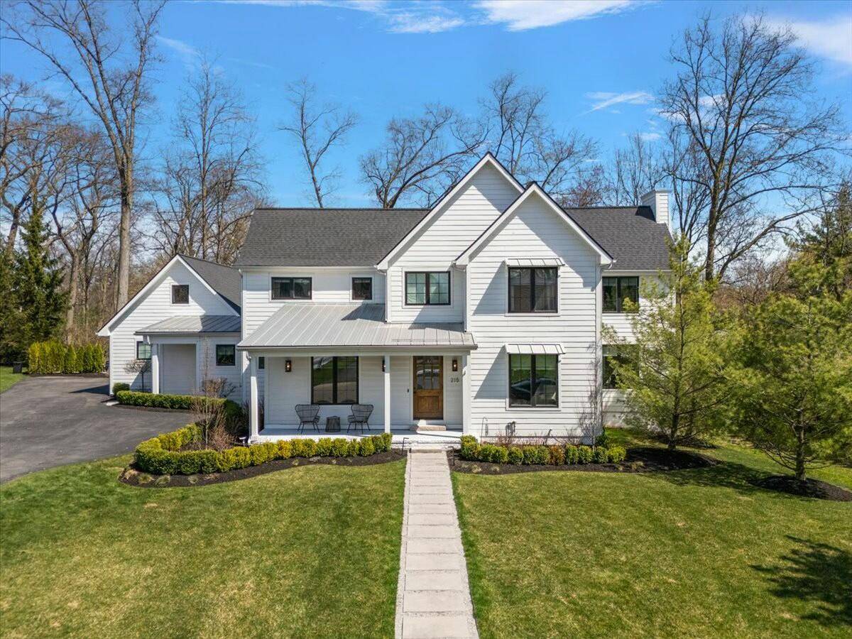215 Hadsell Drive, Bloomfield Hills, MI 48302-0414