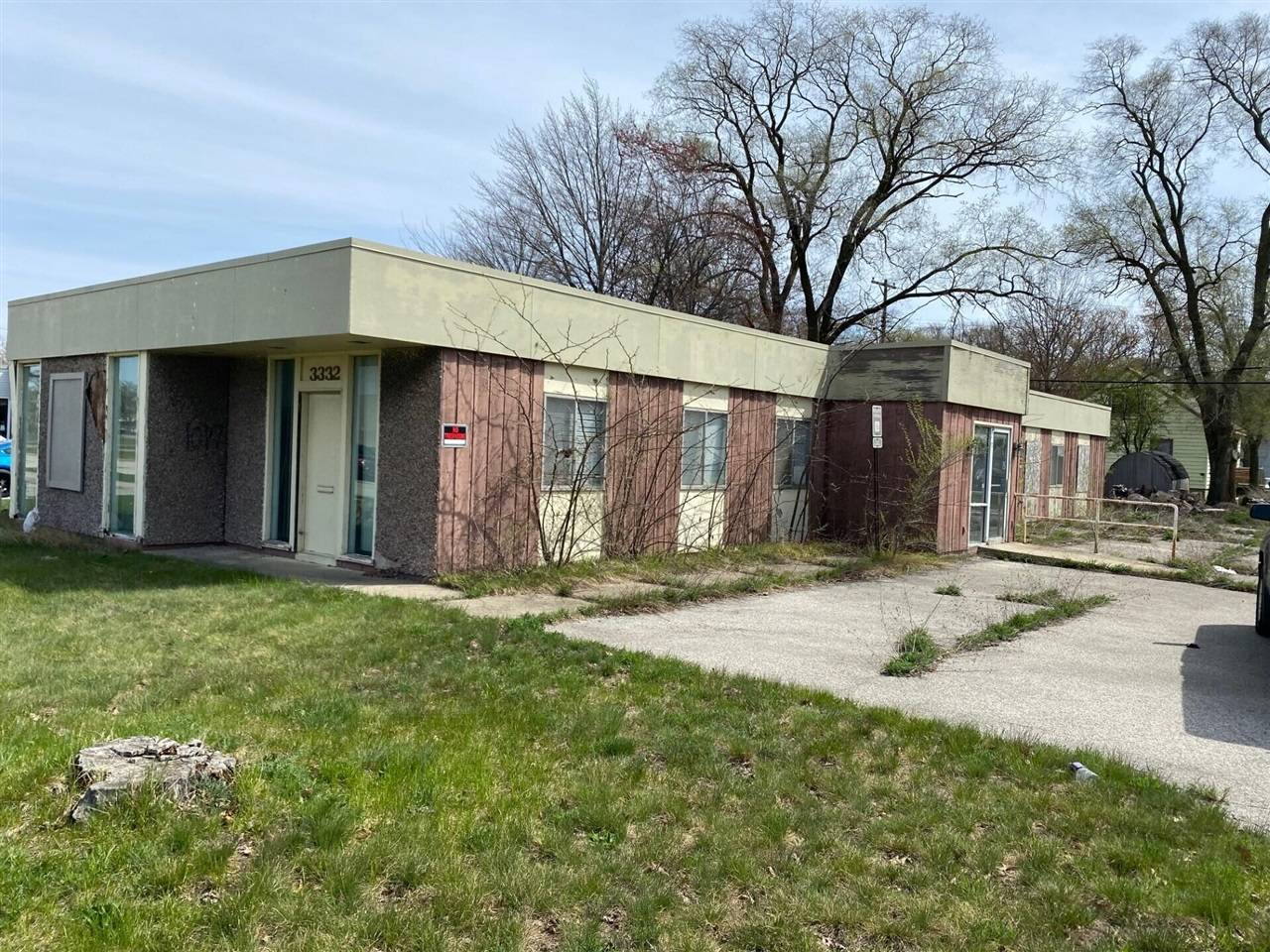 3332 Glade Street,  Muskegon Heights,  MI 49444