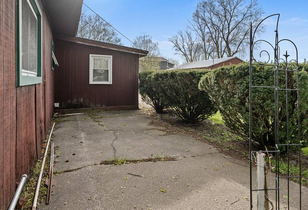 Holland, MI 49423,5898 142nd Avenue