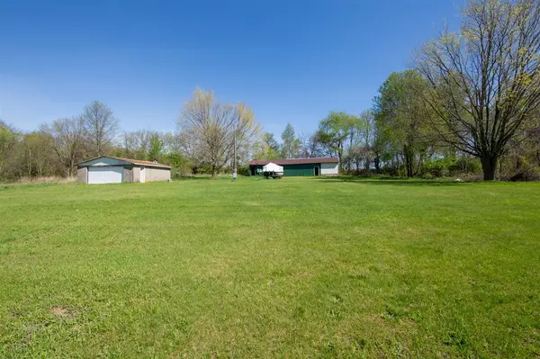 18678 Smith Lane, Cassopolis, MI 49031