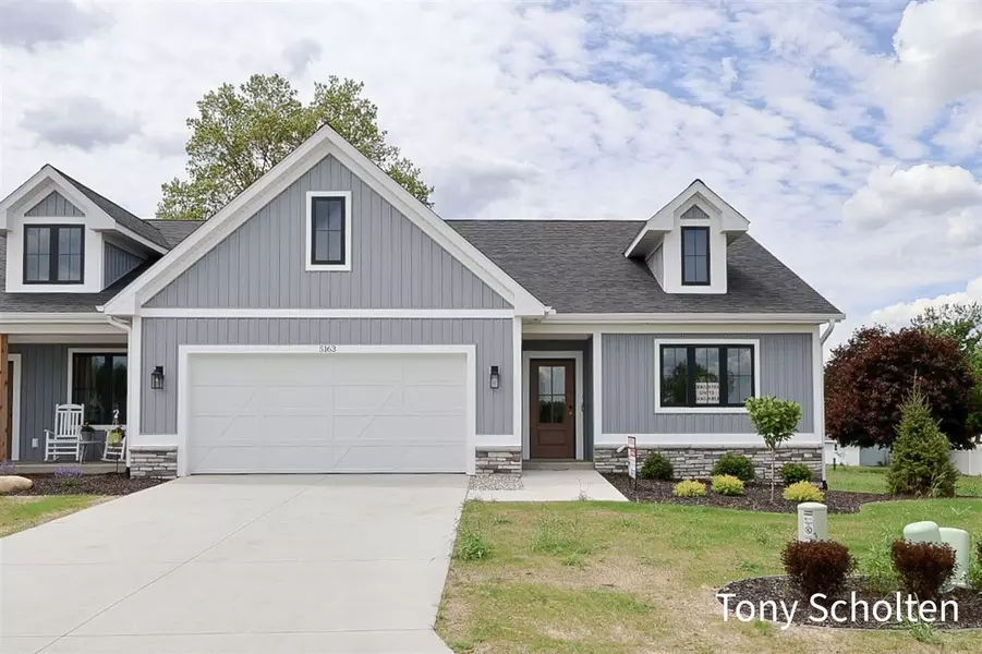 5163 Blendon Meadow Circle, Hudsonville, MI 49426-6800