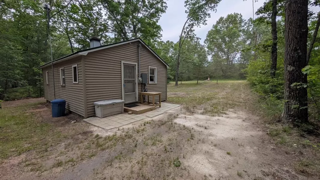 17127 Cheyne Drive, Wellston, MI 49689-9733