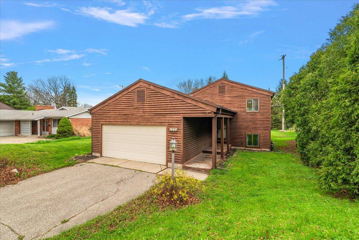 1833 Lake Michigan Drive, Grand Rapids, MI 49504