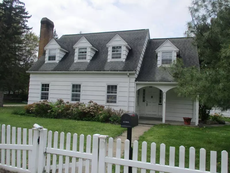 820 Elm Street, Three Rivers, MI 49093-1302
