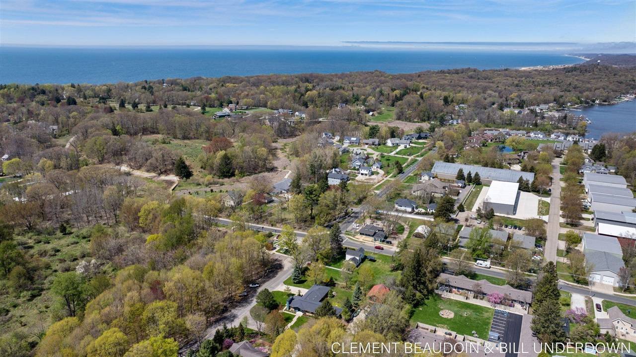 Douglas, MI 49406-5179,460 Fremont Street