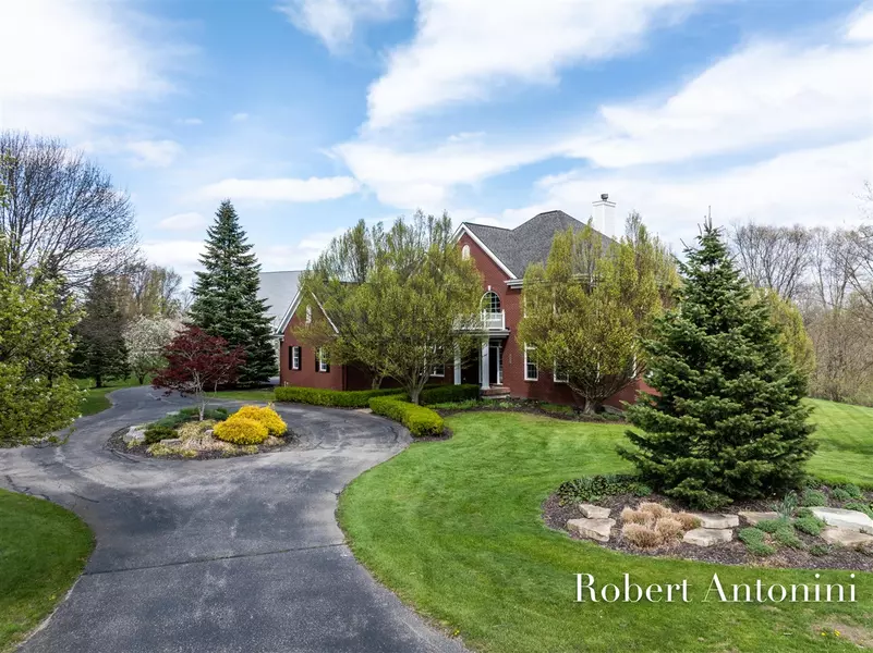 1080 Whitewood Farms Court, Grand Rapids, MI 49525