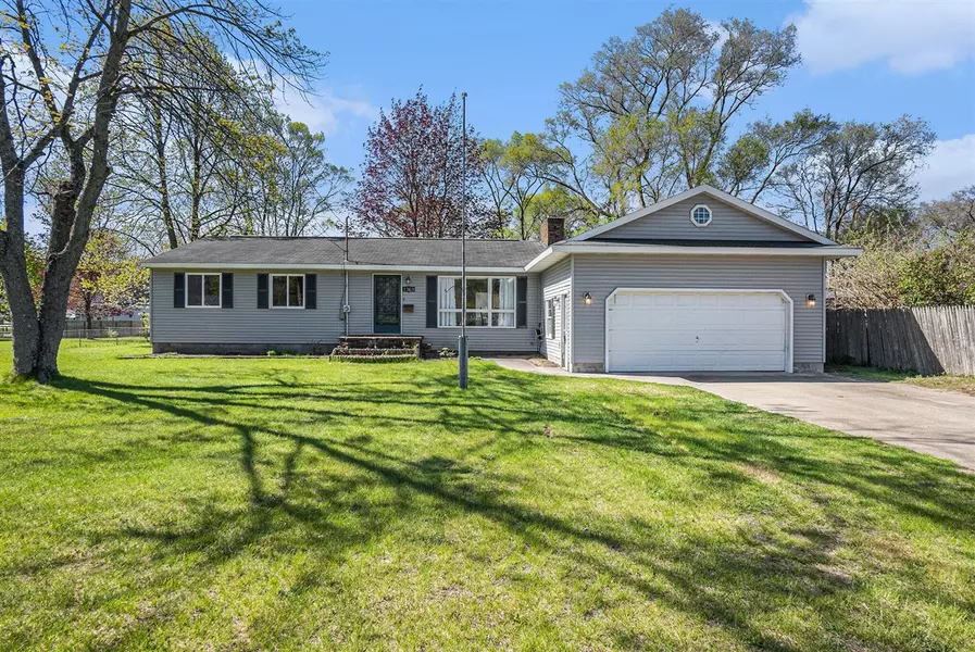 2363 Hughes Avenue, Norton Shores, MI 49441-1305