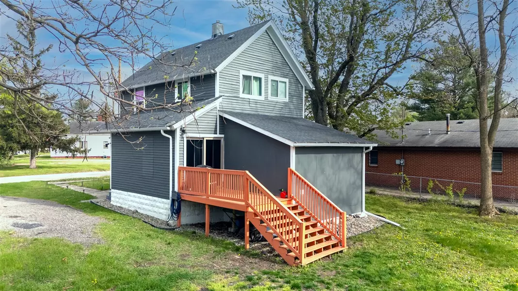 104 S Lowe Street, Dowagiac, MI 49047-1624