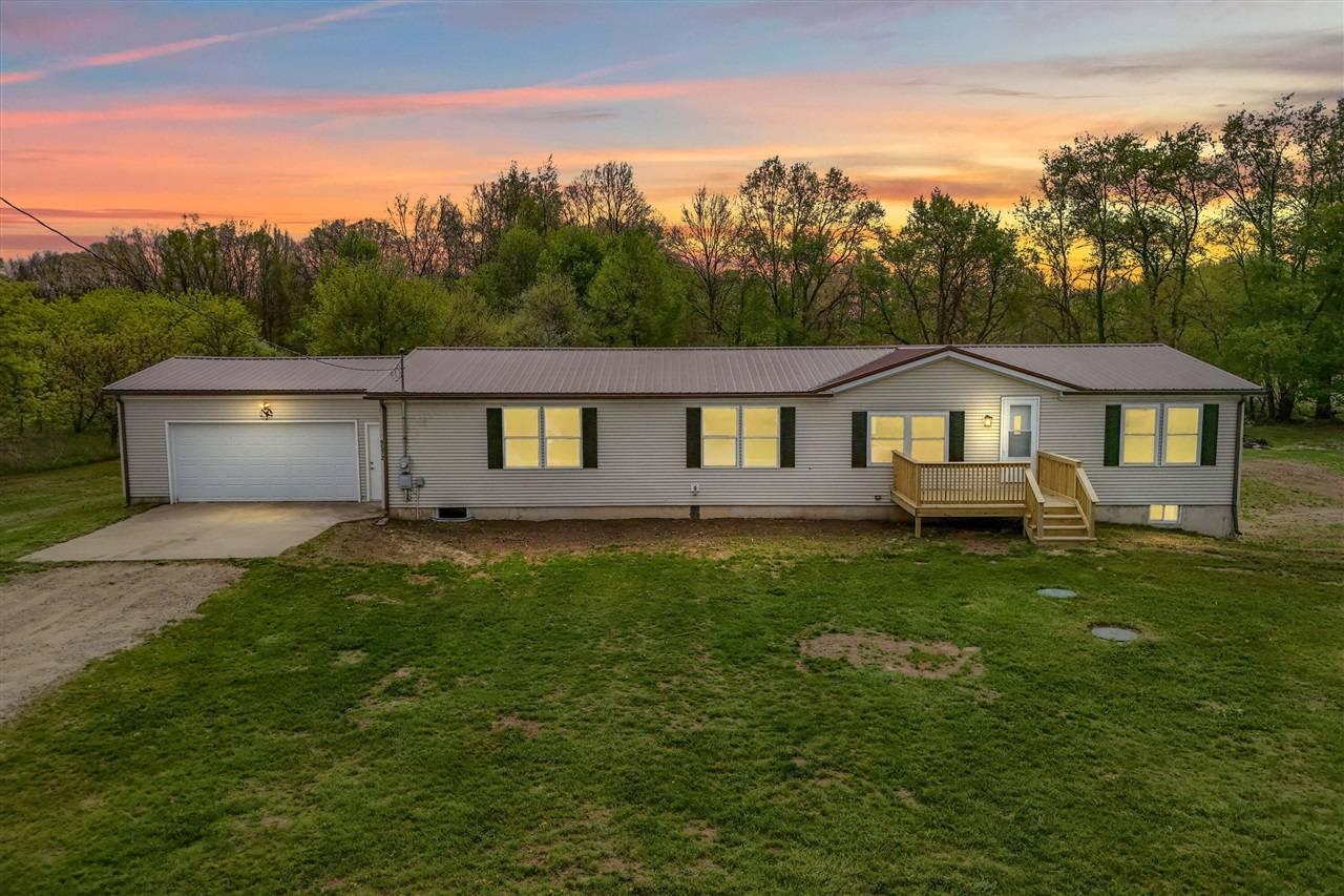 9572 M Drive,  Burlington,  MI 49029