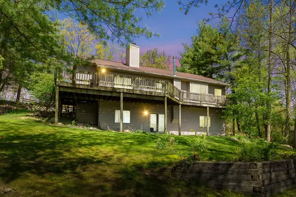 10511 Stoney Point Drive, Delton, MI 49046-7719